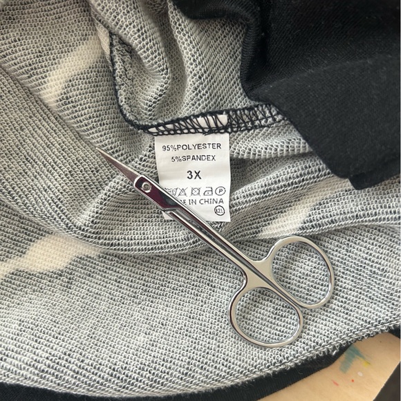 Black & White Tunic - Picture 4 of 4